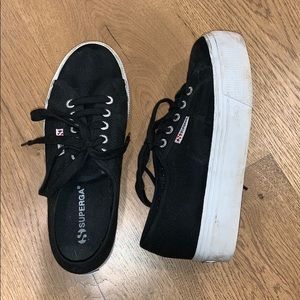 Black platform supergas